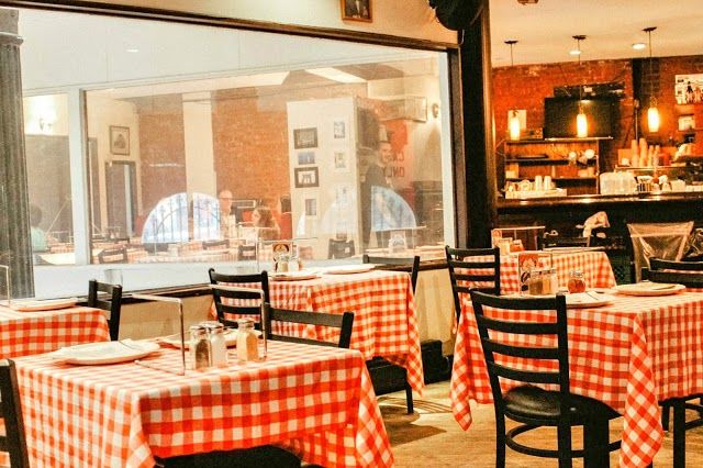 Gus's World Famous Fried Chicken